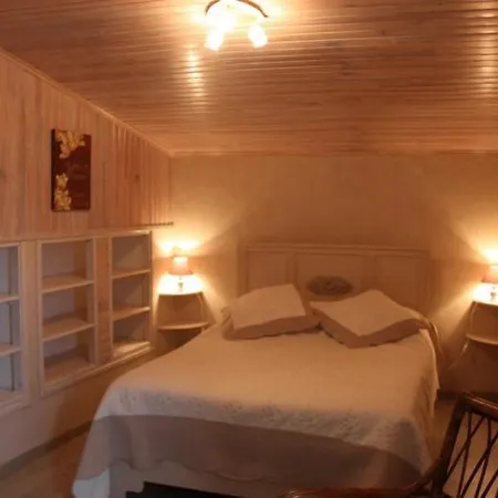 Au Bonheur Des Hôtes En Auvergne Egliseneuve-pres-Billom