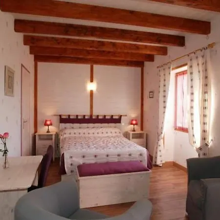 Au Bonheur Des Hôtes En Auvergne * Egliseneuve-pres-Billom